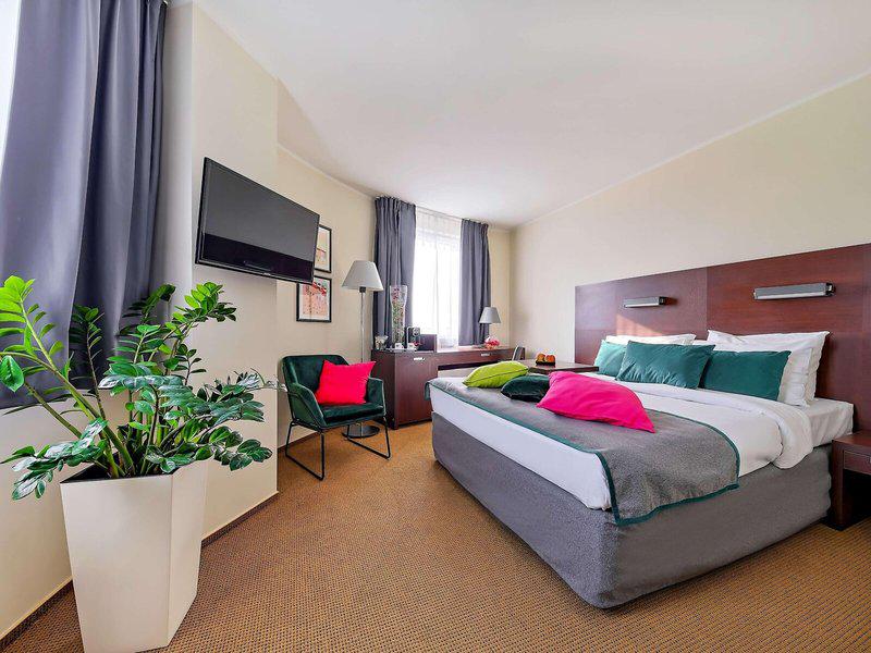 C6FB57FFC34D8AC3C229C7D665C777D9