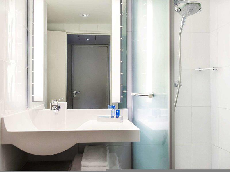 CE6E2C27C9A5ABFF233D485AD37622C4