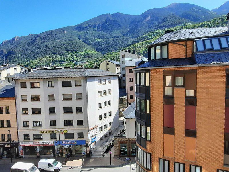 B2C45DFD5FFD4E4C59377B06D5AA1FE7