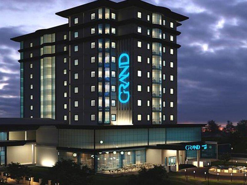 692C77FC324C99B319755F877E7ADCCB