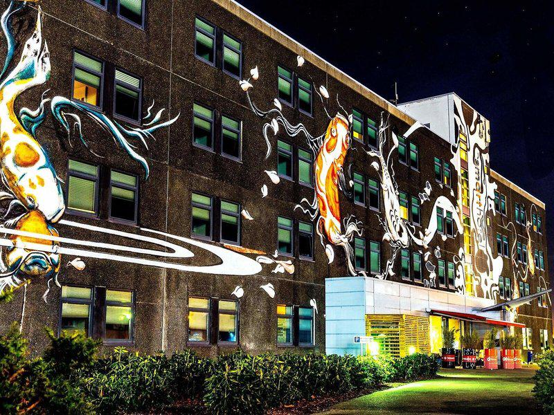 215DBA150A16D3D4E8B00F7DE03B2455