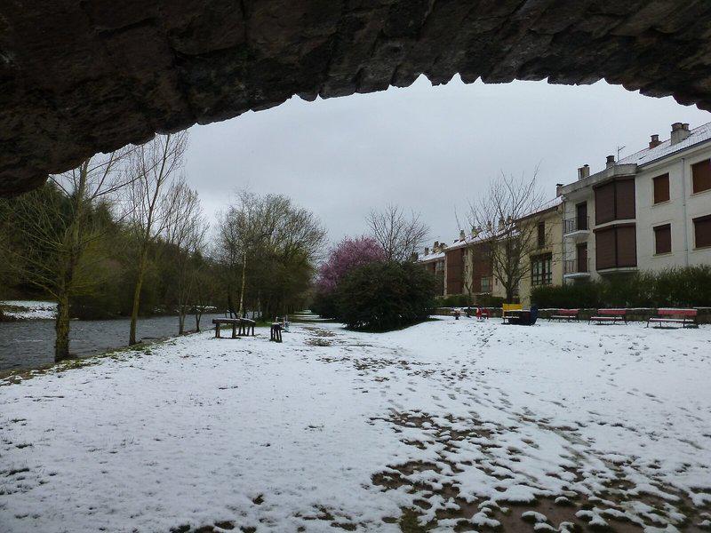 987104D6EACD78AD00CE412F16A3A429