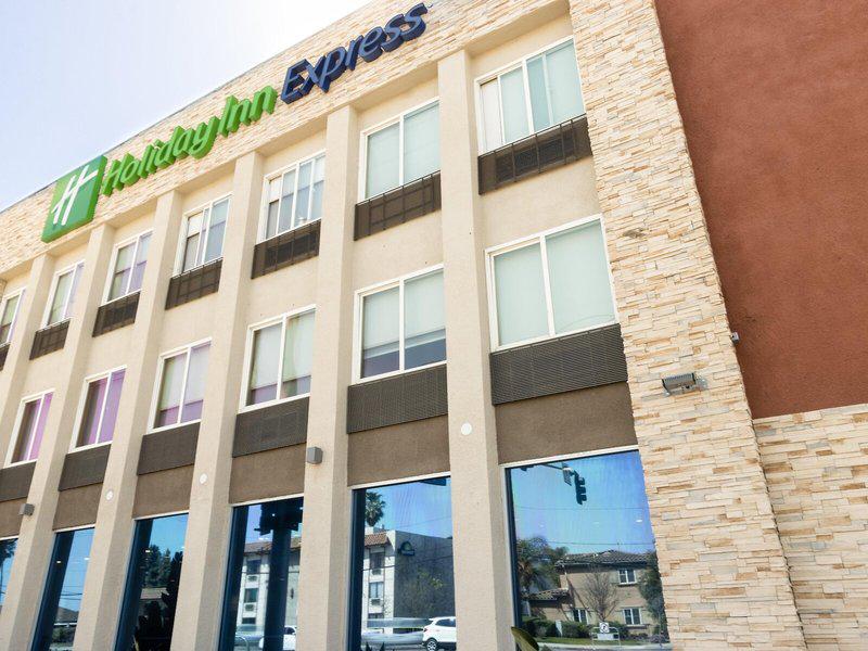 48AC0EAA78BC731C5ADF5E8B94ED1F5E