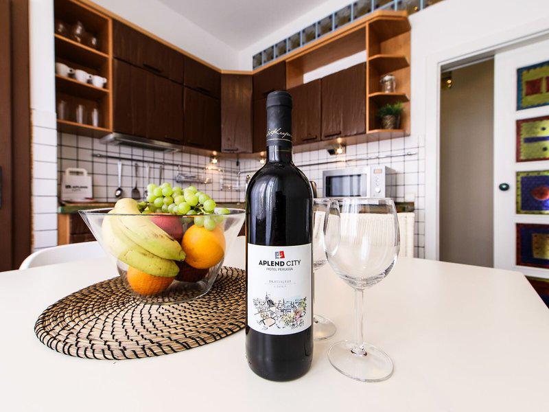 CF8671FDA381C4D362A7AA03295F6E79