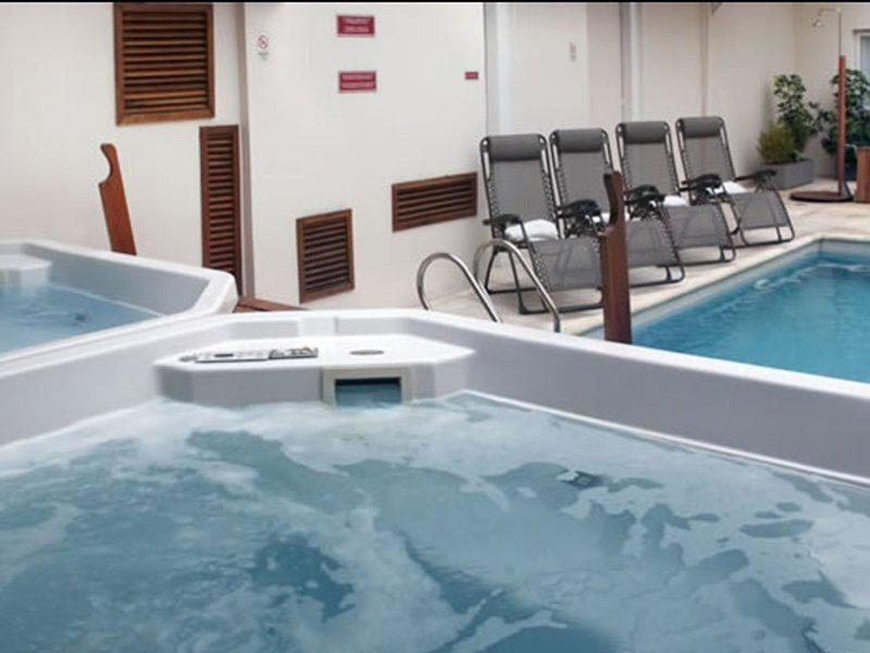 38BF34C7C0862AA9AAB46DF845CD1A60