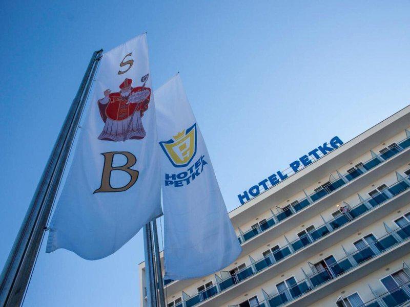 E6A3BCF2257E3A8EF71E930877D3EAB7