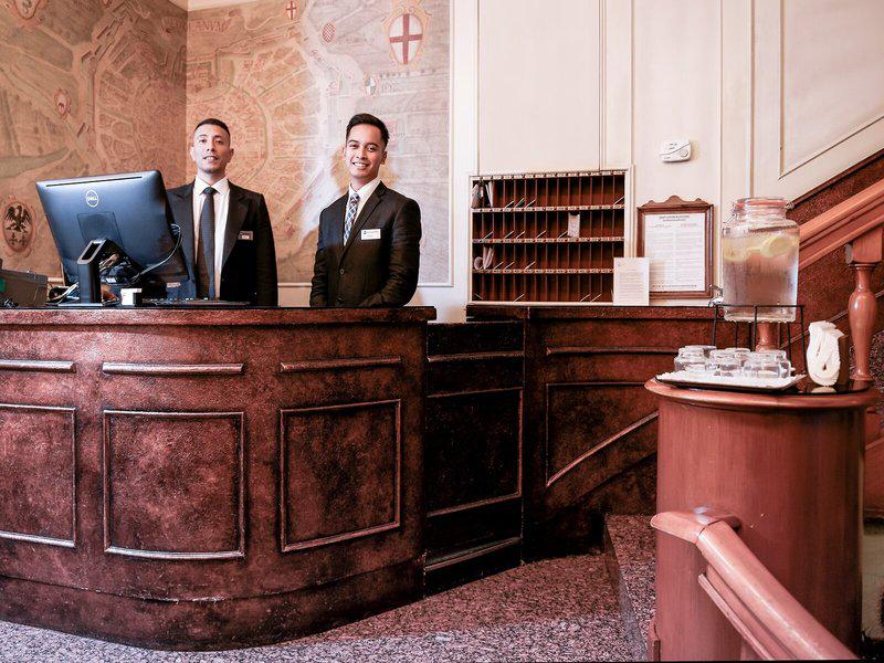 881AF9F4D9EC72F3AC73480E2E15F309