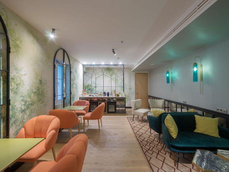 38272F3BED50C880676A26F7F494FE43