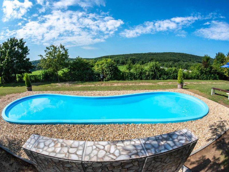 AE5434DD217C0B77373561F78D3B18F4