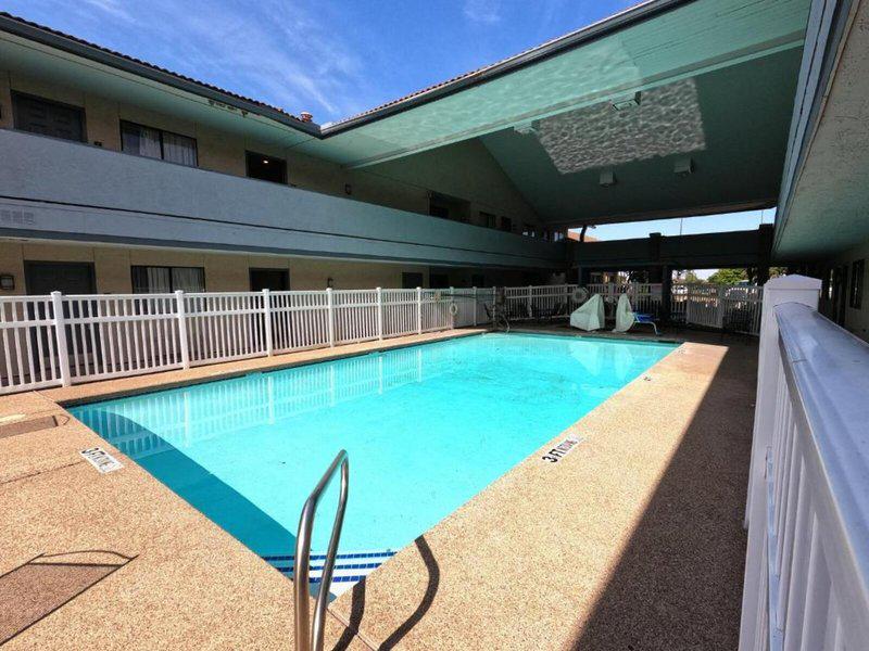 8CD1FABE41AF17F6A3F31489D6CADE99