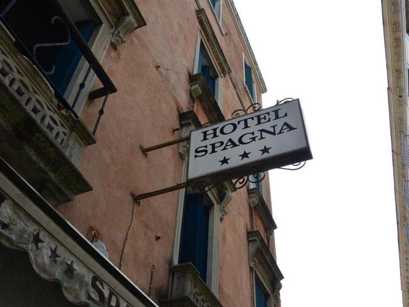 47ED3766BBF28069F2621EB7E5031F06