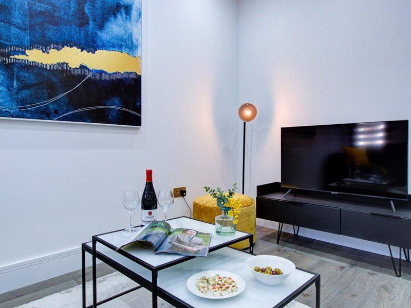 86E8E551C2F3819D9ED97771050E753E