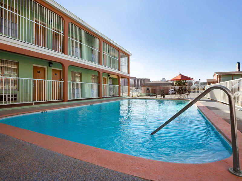 ACF9BAB71E743AD77BBA3CA30E0186D8