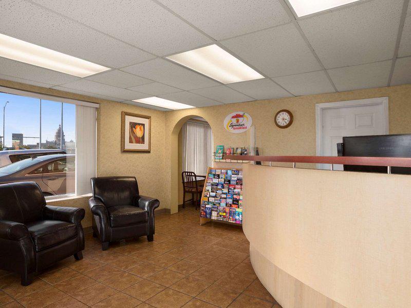 E986D16005E44983B1C80A78D948F5F9