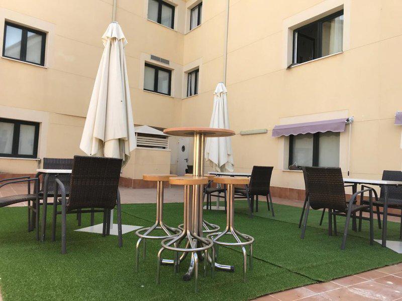 922AE7DF235952E1E1A9BC8FC3042EBD