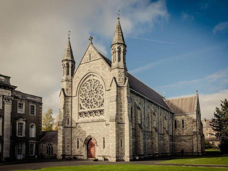 8ED8F79C8467F843094B88B3A261FCCE