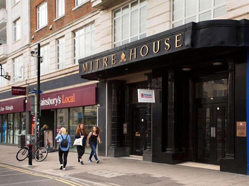 35796000411B34CF80D3743DE553B9B2