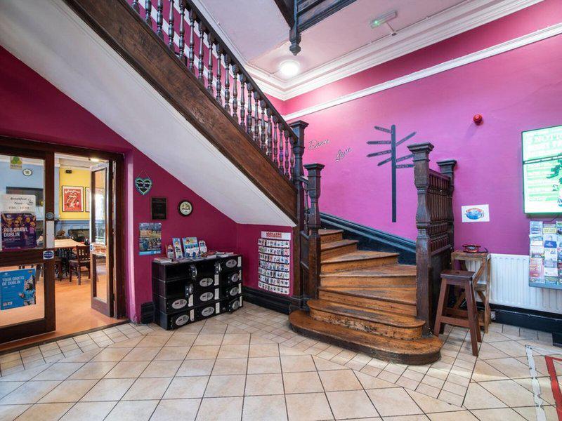 9764B466AE47BEB00B22AA37E2B2103E