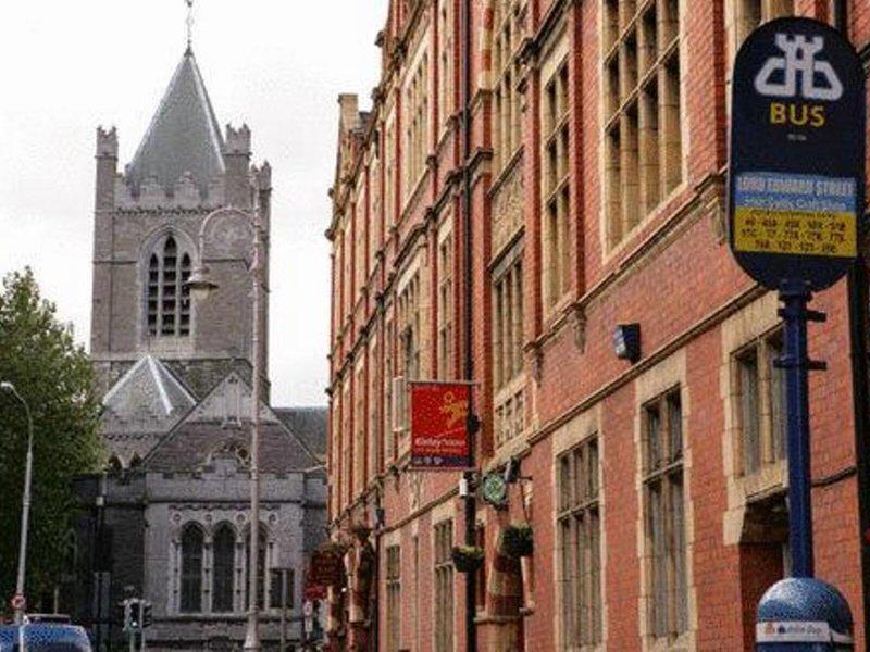 AD92838B3C49CE2E2CFE2328D943930E