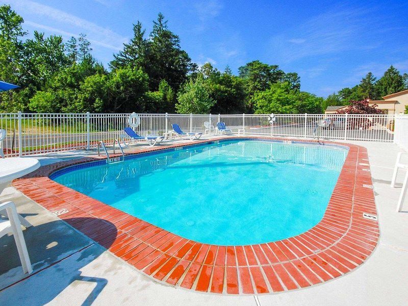 85F5328418FBCBA8271ACD930C37807F