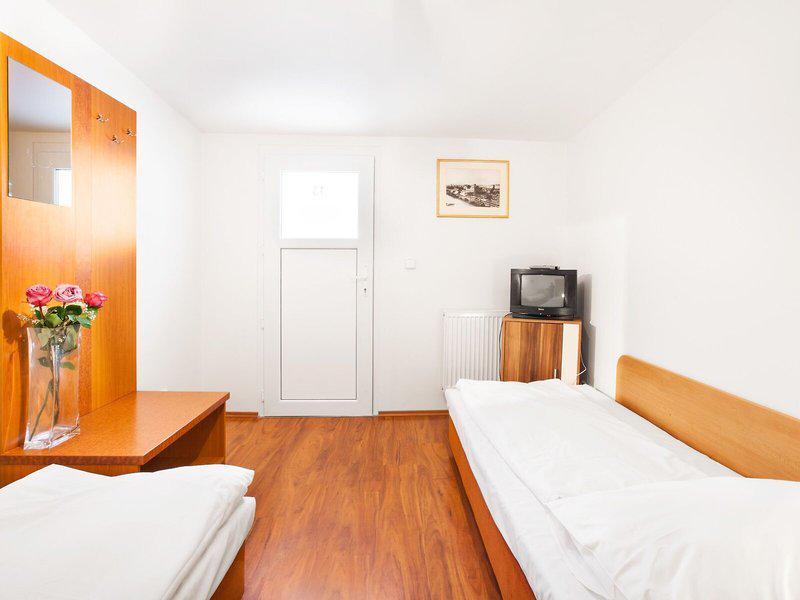 8295C1D32C797FCD08CAE1094B828098