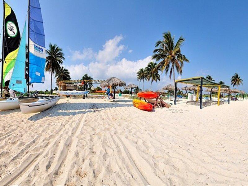 D8C5940F5FB658F2BC3144EF93E6944C