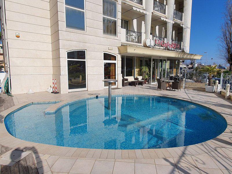 FC081D7E785FDC833EE5EE91833250F1