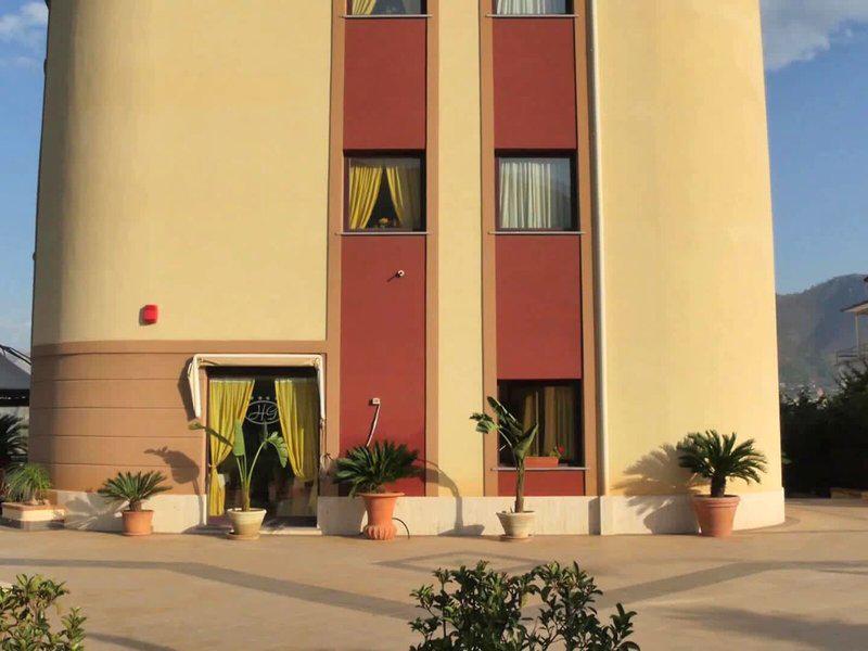 563FDC4E888AD72BA18B43E085A2D976