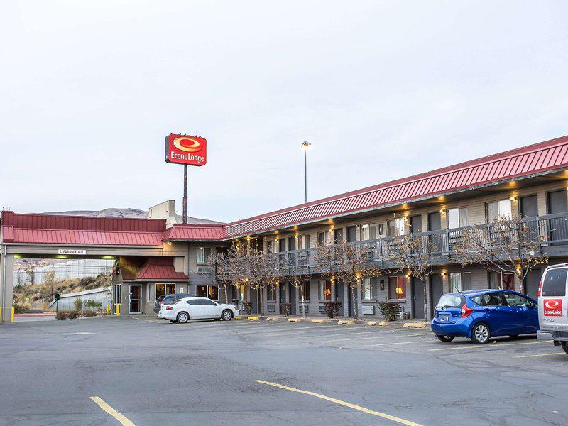 875469F31944153F8B542C1F081986BD