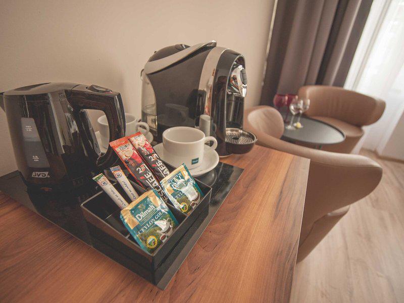 64357578474777B5F81A1F7944B8A969