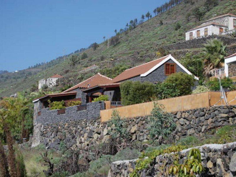 726E7CF6669F5CB1C5CDB59A8E155985