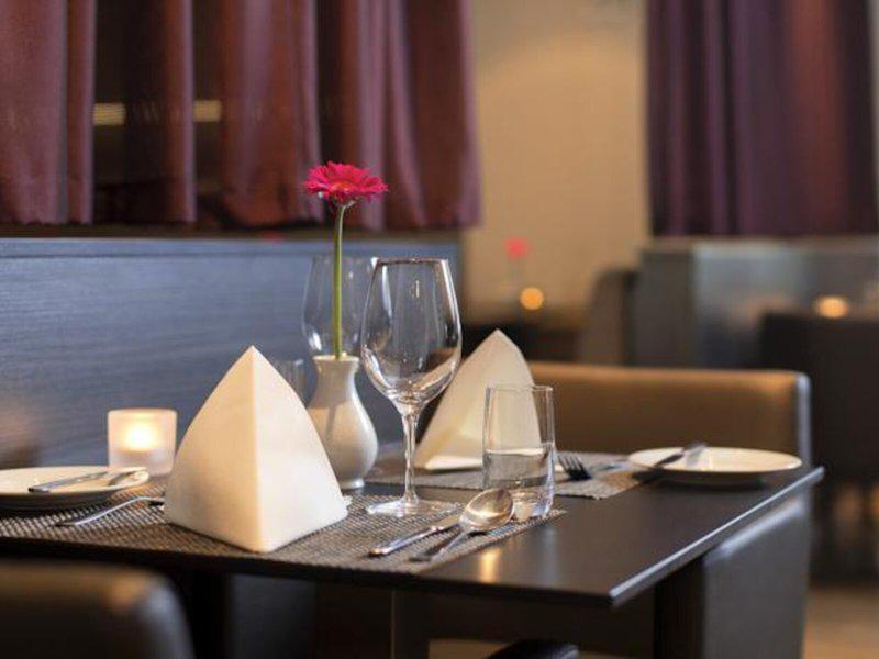 994B1ECC6F7624E5B3A734952D401FEA