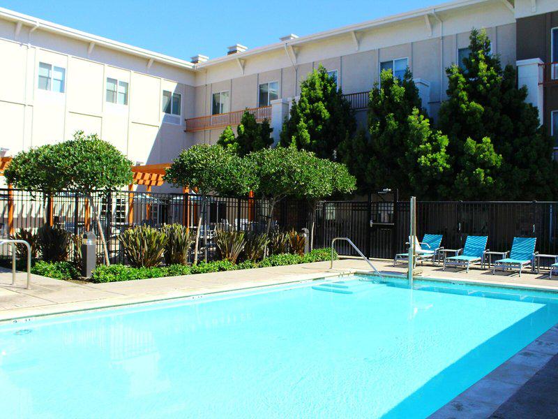 E895A51747E60F35A3C47F5CA9C7B40C