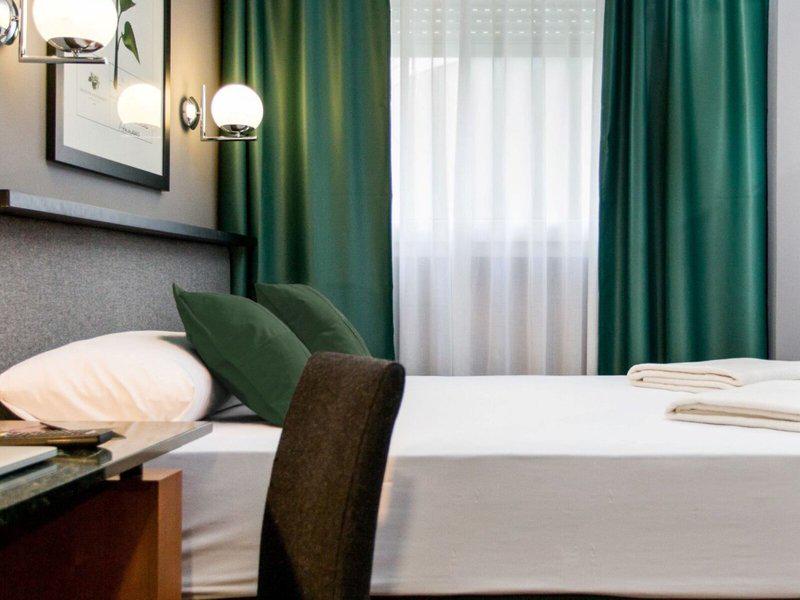 82418A07B7D5FE21F8607B40B2631E60