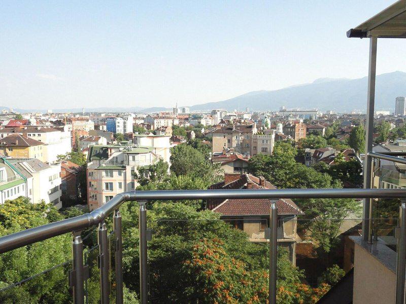 010402A8176E92DE693C59485891D5A2