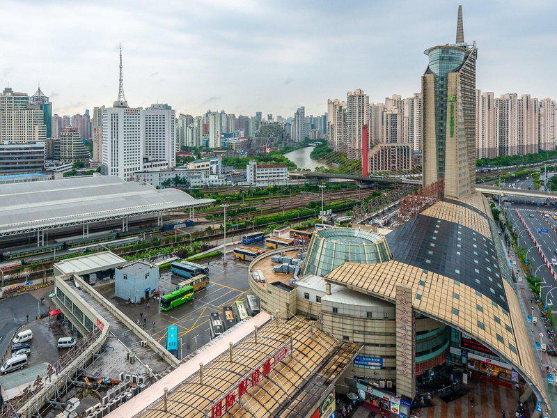 BBF575BD2AFC42C8FA699E075D2E0769