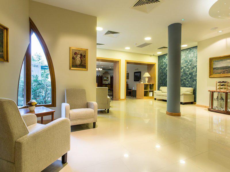 9DE742EF7D94602C947397C69B8AC2BE