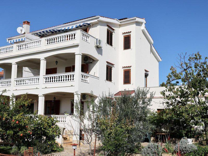 93173E39A7EE99DEEB1DBE604F1D8338