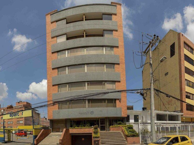 40CC1FB58DF505E0B88EB1B83230E3DF