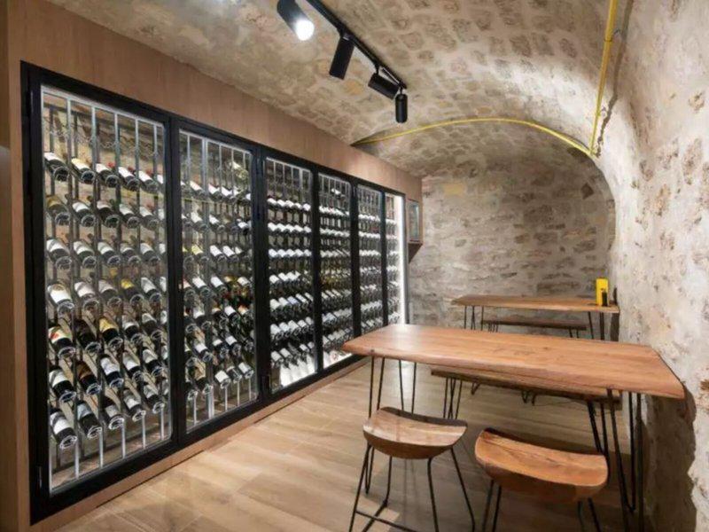 15B9506B838BD9EDBD2816C94644B037