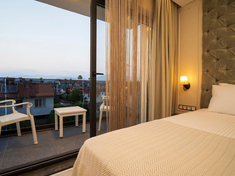 E6FEE84ADEA02D5468EDDFF8565B6598