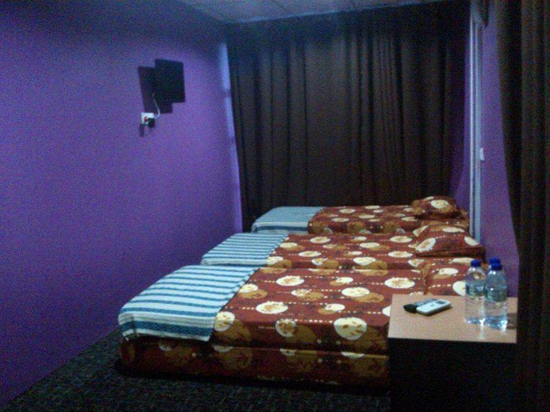 C77F3B0B2E53D1CA36D400DA7FBBFF3D