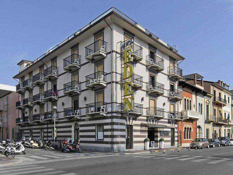 6A229DA49B20A9E7A6C1AED1494F15DF