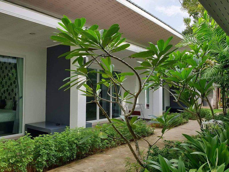 E44EB315DF6351EF05A1143D6AC0554F