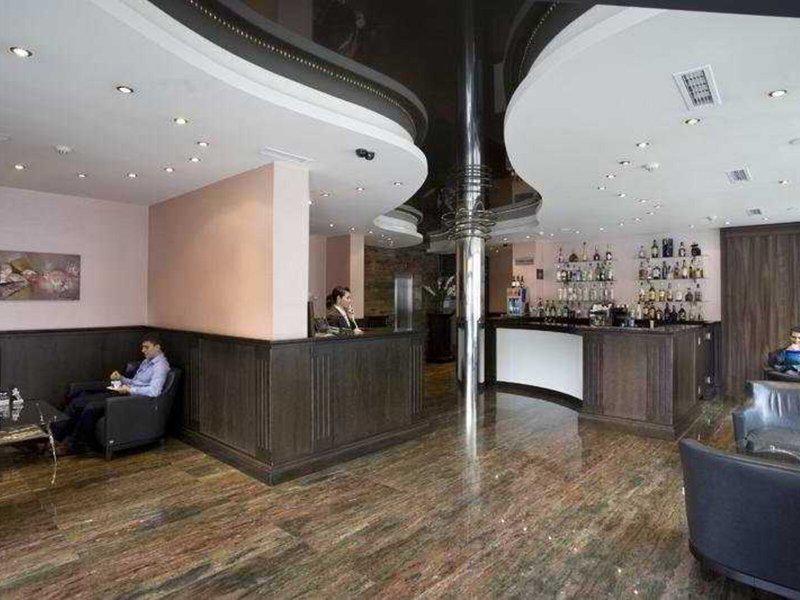 096F033967D3765152D2F2D8AE501827