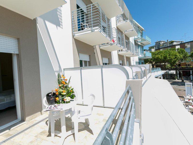 1BA0C6E21BECB0CF56013A9E200344E3