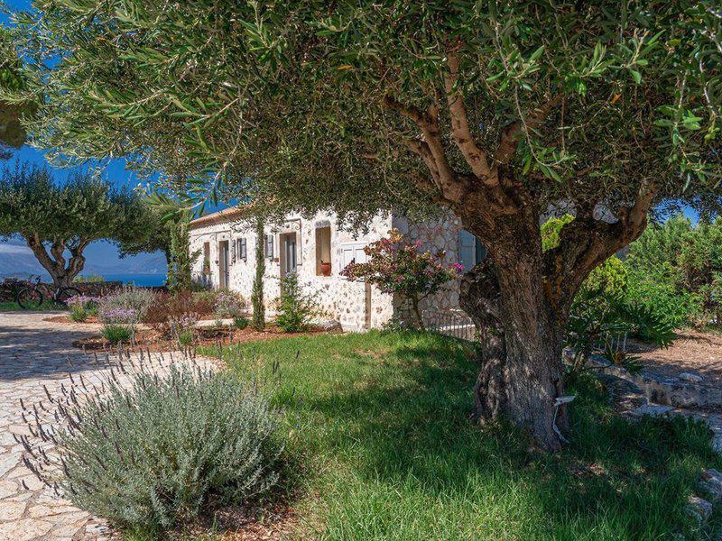 E8E5F9E0D1E820361B00CCE108634C58