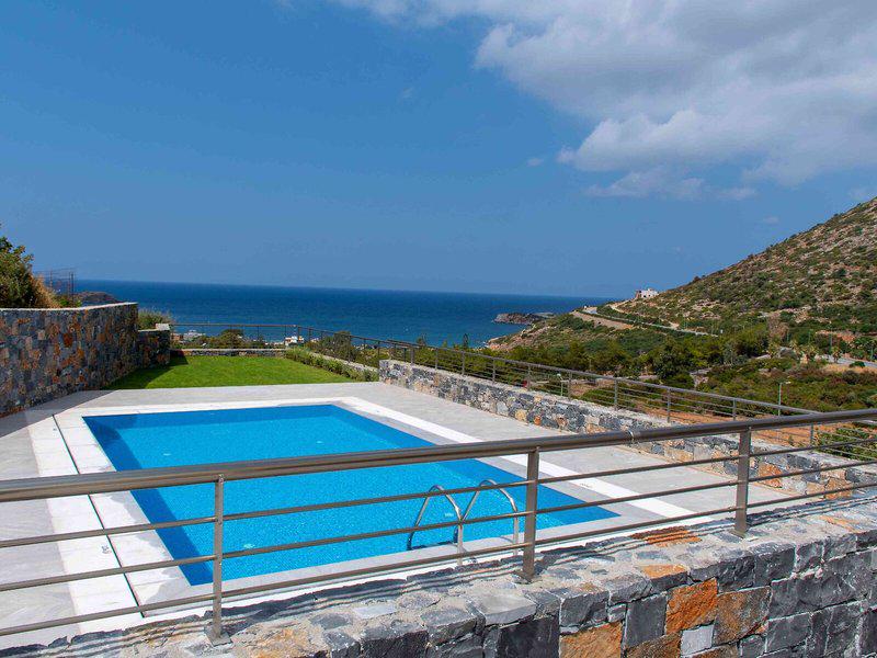 0CE7BA690BEEA648FC21BC82D8187A8F