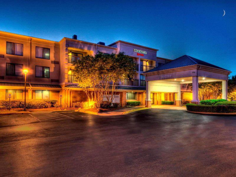 8B2B877B7C51401F10407E0E397B40D8