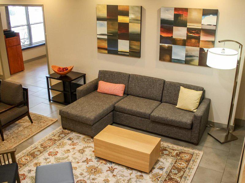 8D17937BD5BA6AFAFF590234FDE27574